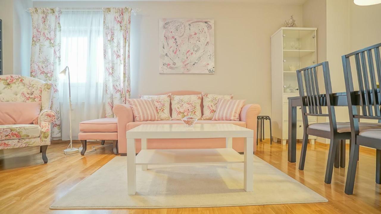 Cn2I Luxury Accommodation/Privilegio8 ブラショフ エクステリア 写真